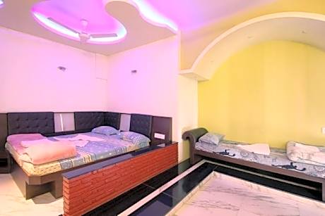 Deluxe Family Room