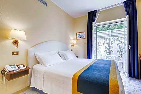 Economy Queen Room