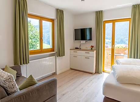 Two-Bedroom Apartment (4 Adults)