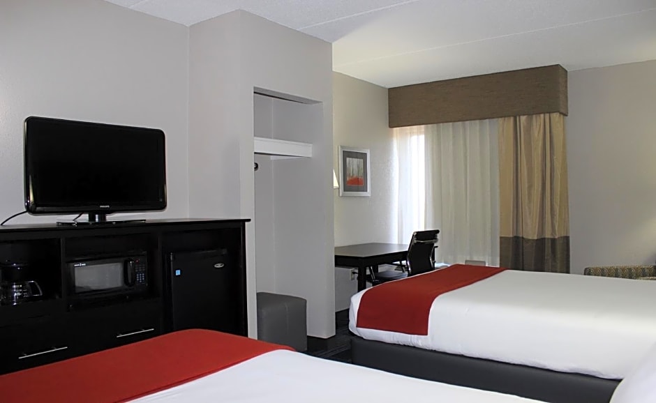 Holiday Inn Express Forsyth By IHG
