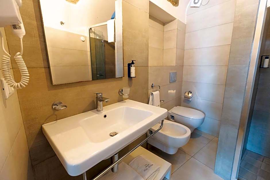 White 1903 - Rooftop Pool & Luxury Rooms