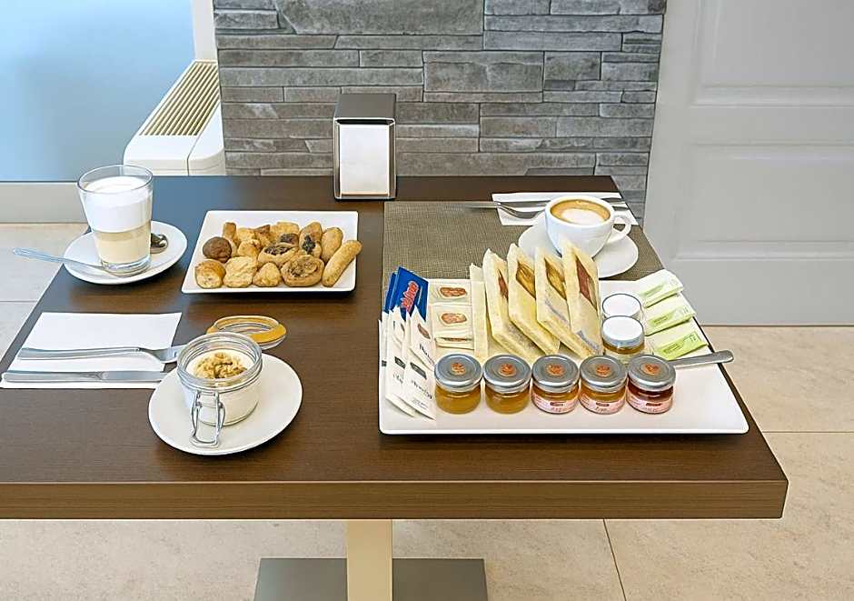 Sechi Hotel Milano with parking