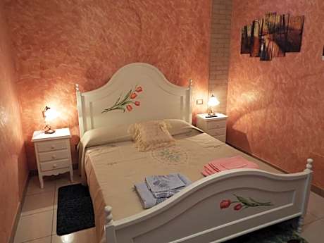 Queen Room with Garden View