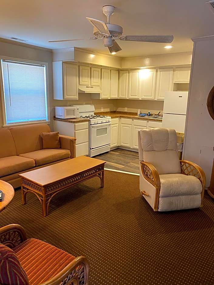 The Admiral Hotel/Motel