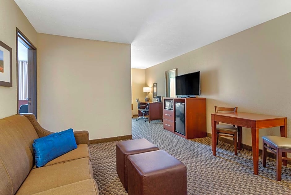 Comfort Inn & Suites Blue Ridge