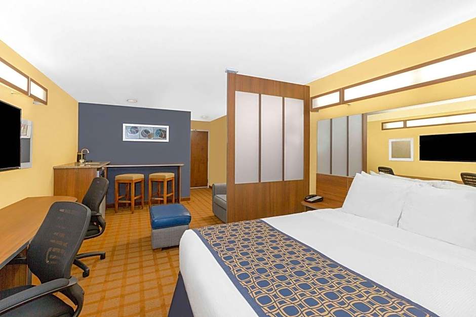 Microtel Inn & Suites by Wyndham Kearney