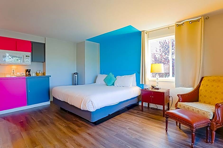 Coast River Inn by OYO Seaside