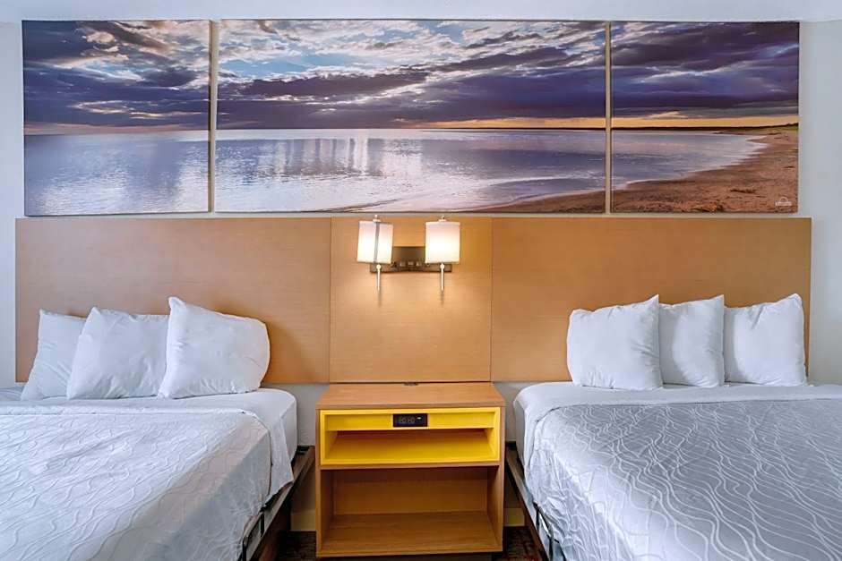 Days Inn by Wyndham Omaha - West Dodge