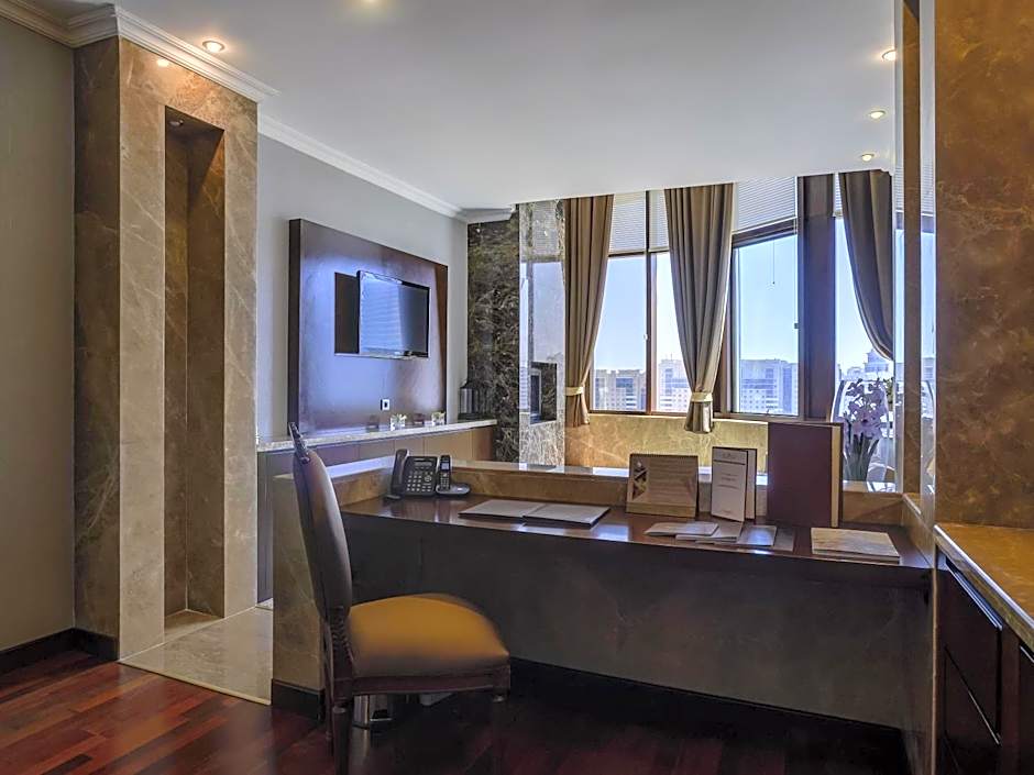 Photo 1 of 6 of Premium Suite