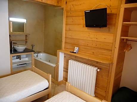 Three-Bedroom Apartment (8 Adults)