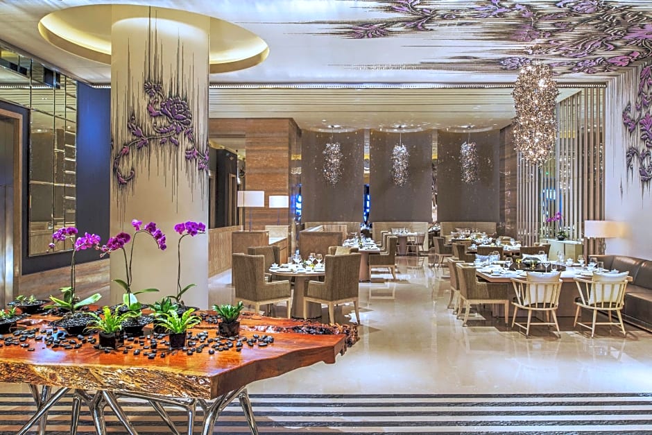 W Guangzhou