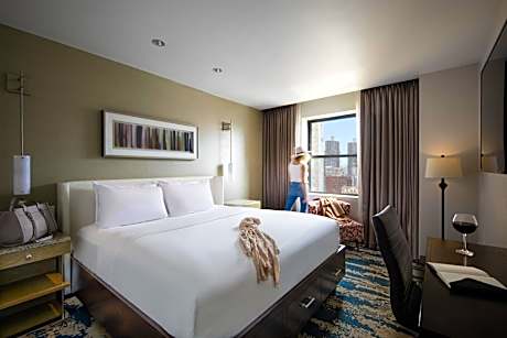 King Room with Roll-In Shower - Disability Access