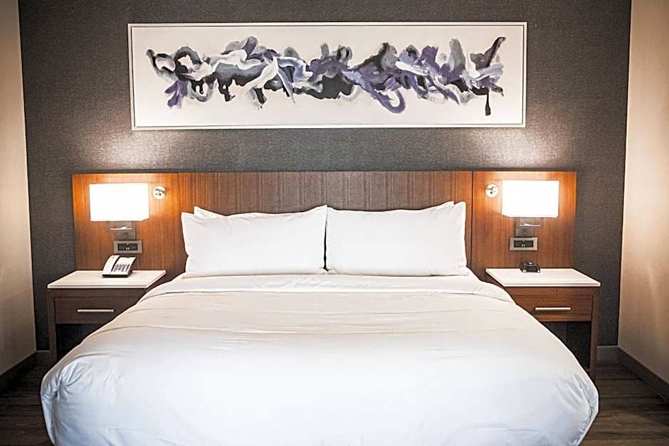 Delta Hotels by Marriott Cincinnati Sharonville