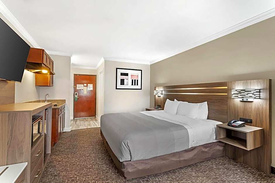 Quality Inn & Suites Beaumont