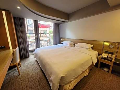King Room with Balcony