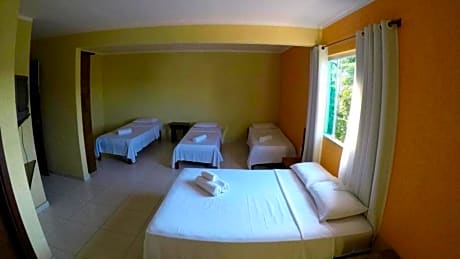 FAMILY ROOM 5 PEOPLE