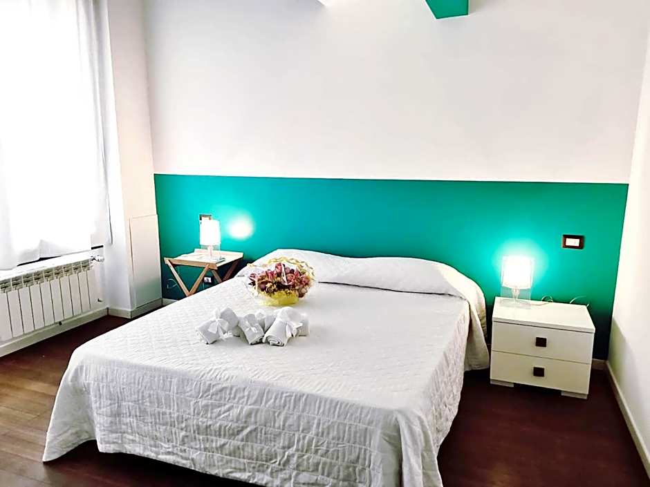 LT - Room's Bed & Living