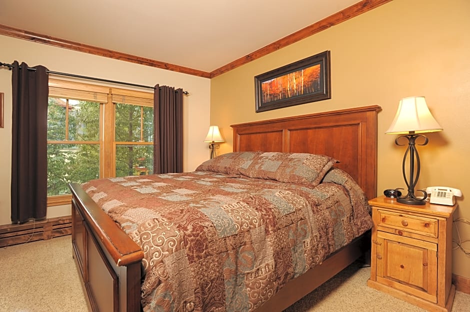 Jackpine & Black Bear Condominiums, 219 River Run Rd Keystone US