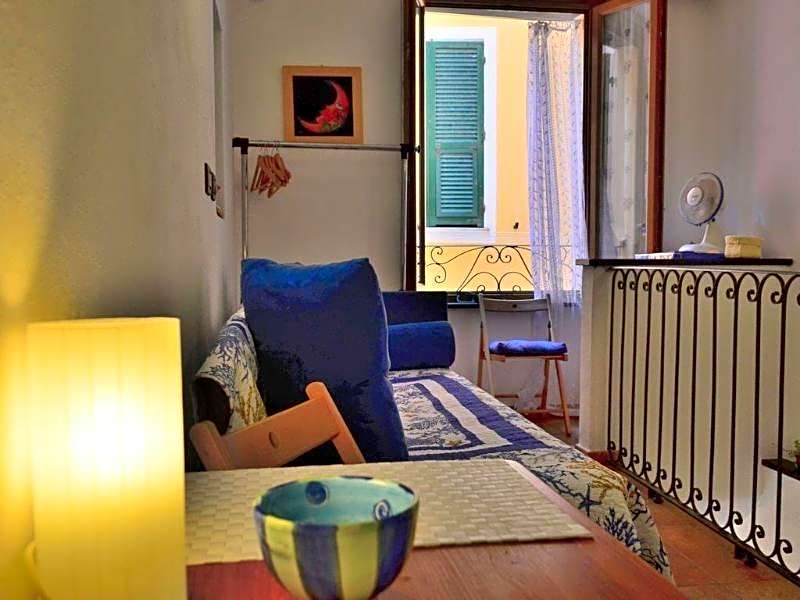 Zia Rina Cosy Room
