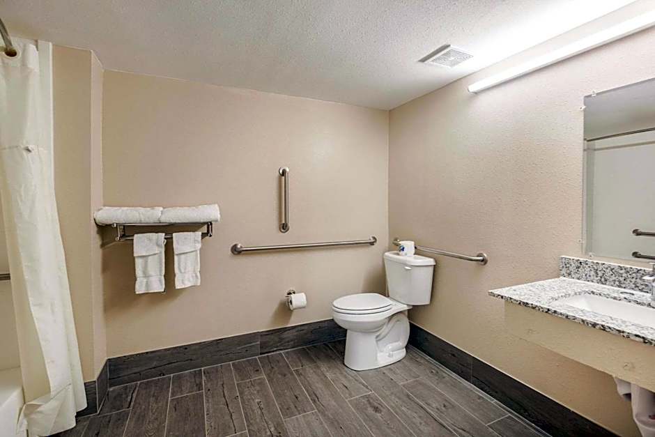 Fairmount Inn & Suites - Stroudsburg, Poconos