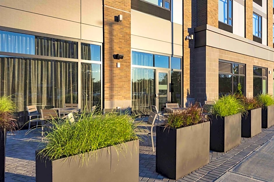 Staybridge Suites Boston Logan Airport - Revere By IHG
