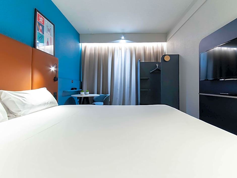ibis Lyon North