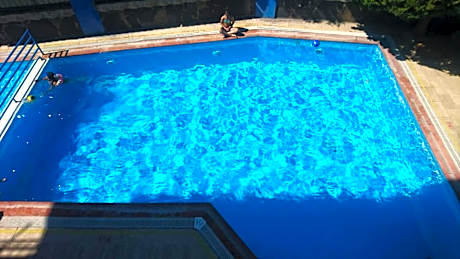 Apartment with Pool View
