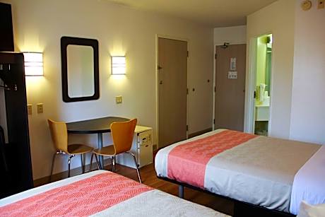 Quadruple Room - Non-Smoking