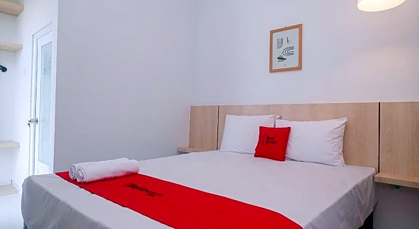 RedDoorz Syariah @ Tlogosari Semarang