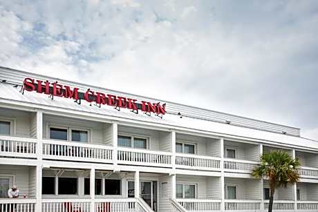 Shem Creek Inn