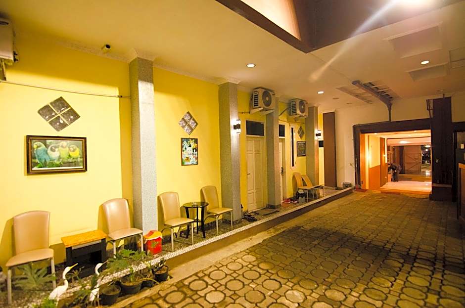 Hotel Salon Fora & Longhill Cafe Fora