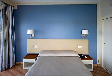 Double Room (1 Adult)