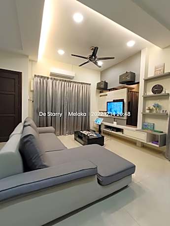 Melaka Homestay with pool 4BR Semi-D,BBQ,KTV,Billiard 15pax DeStarryVilla