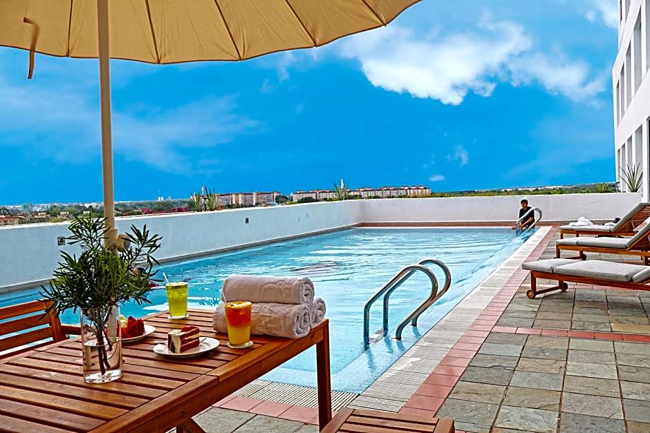 Crystal Crown Hotel Harbour View Port Klang