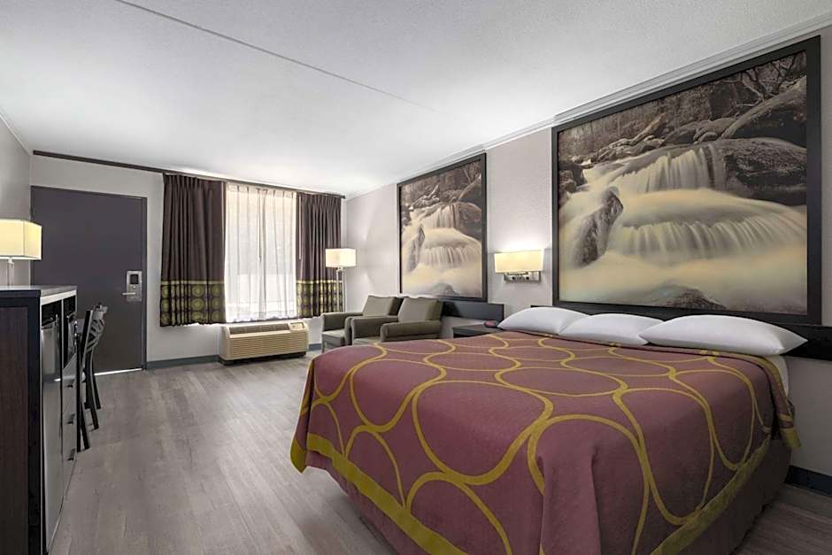 Super 8 by Wyndham Longview/North