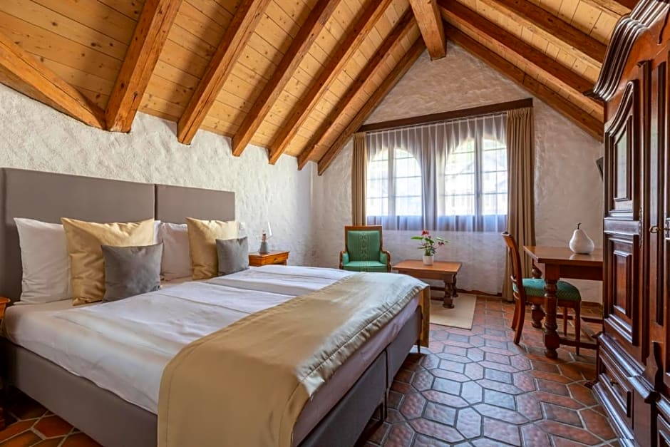Schloss-Hotel am See - Swiss-Chalet Merlischachen