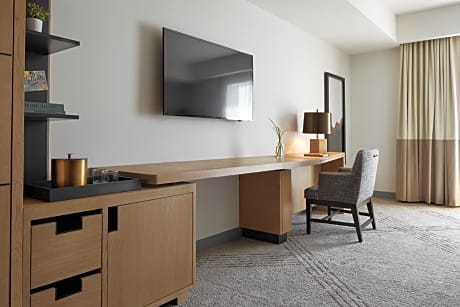 King Room with Mobility Accessible Tub and Roll-In Shower
