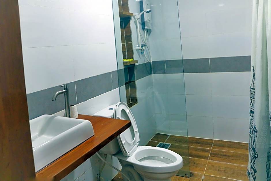 Neakru Guesthouse and Restaurant