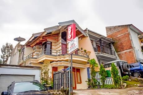 OYO 3004 Penginapan Bromo Adi