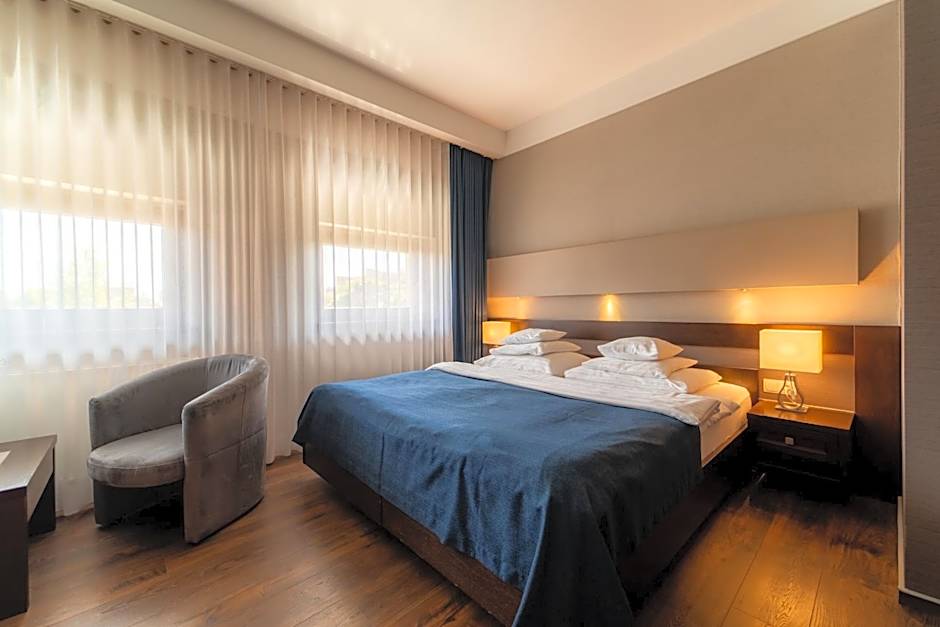Photo 1 of 8 of Double Room