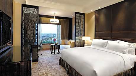 1 King Bed Standard Pool View Smoking