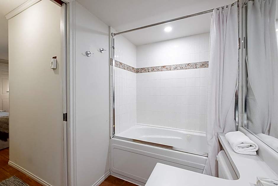 Glacier's Reach by Outpost Whistler