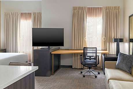 King Studio Suite with Sofa Bed and Adapted Tub - Mobility and Hearing Accessible
