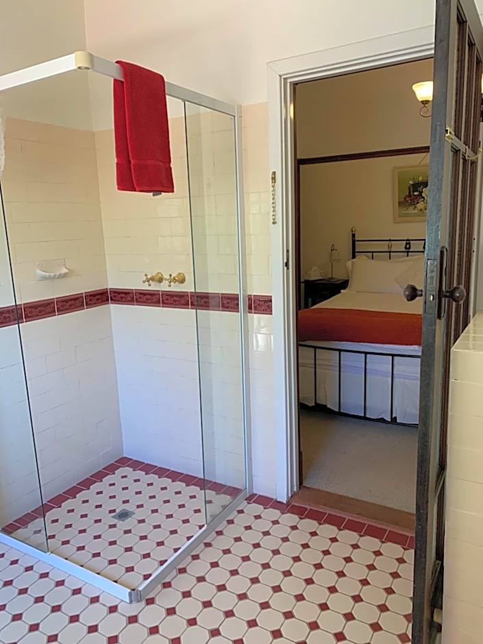 Rosebridge House Bed & Breakfast