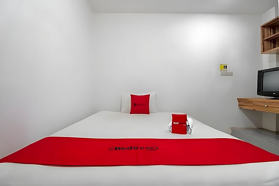 RedDoorz near Gajah Mada Pontianak