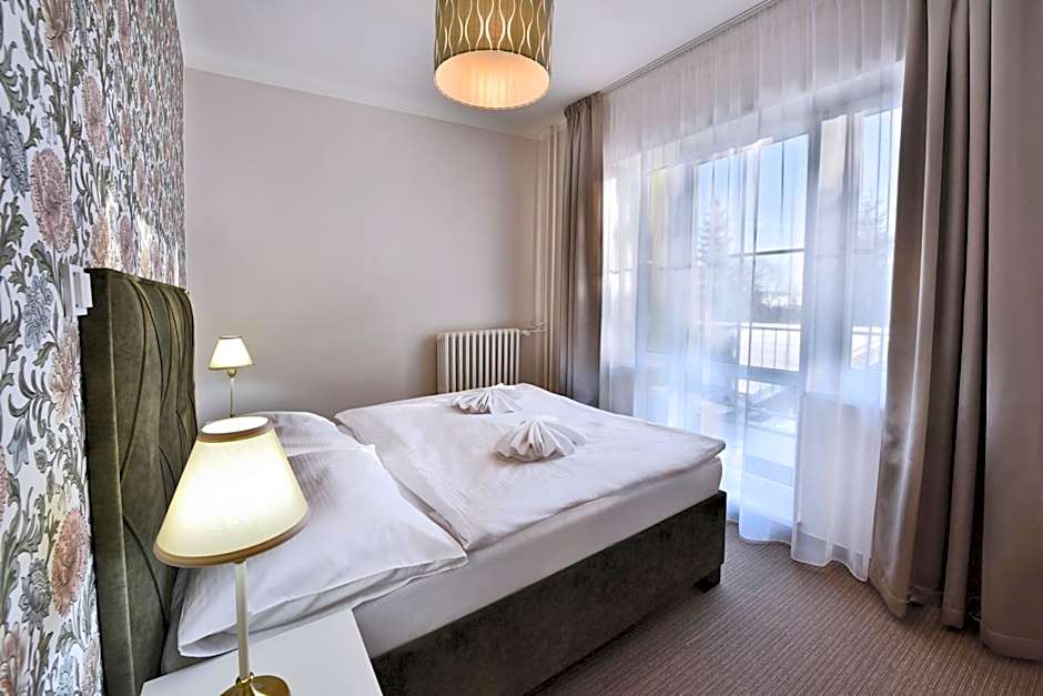 APLEND Hotel Lujza Major