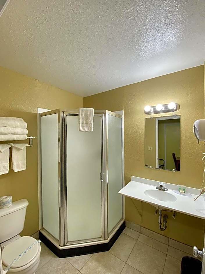 Travelers Inn Medford
