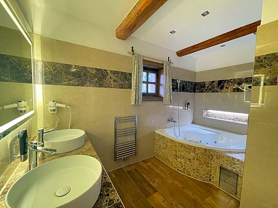 Spa Hotel Podlesí - Walldorf a Pohádková vesnička