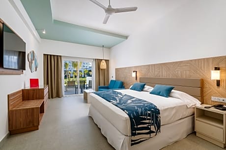 Swim-Up Double Room