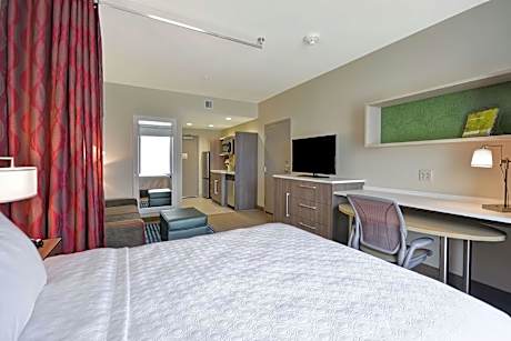 1Queen Accessible Bathtub Studio Nonsmoking